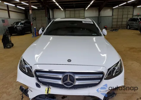 2017 Mercedes-Benz E 300 z USA, uszkodzony, nr VIN WDDZF4JB3HA108119